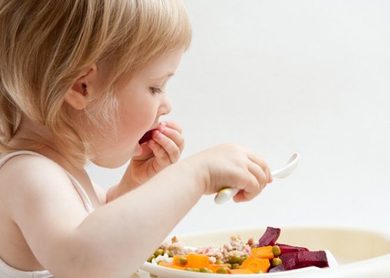 Instytut Matki i Dziecka: Dzieci w Polsce jedzą za mało warzyw.
