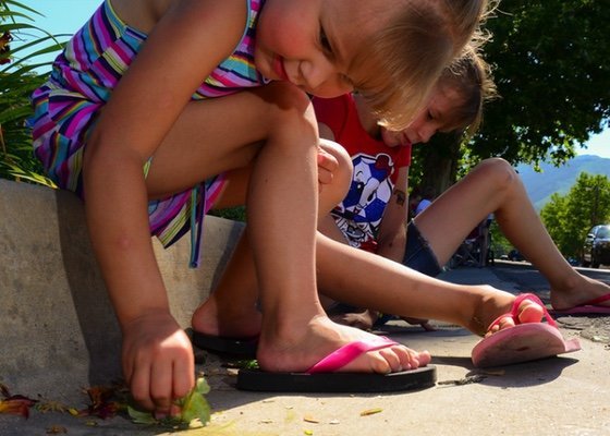 10 dowodów na to, że zabawa na zewnątrz jest najlepsza dla Twojego dziecka