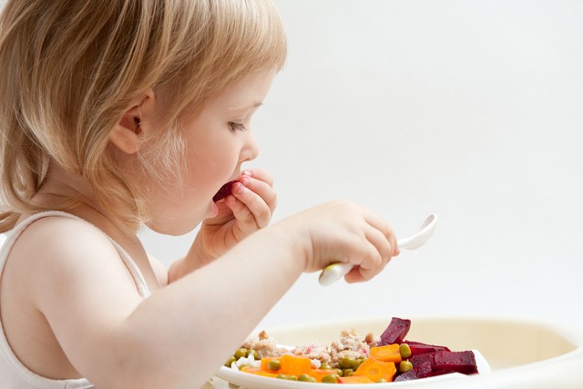 Instytut Matki i Dziecka: Dzieci w Polsce jedzą za mało warzyw.