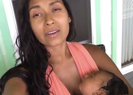Matka YouTuberka: Można się kochać i jednocześnie karmić piersią dziecko!